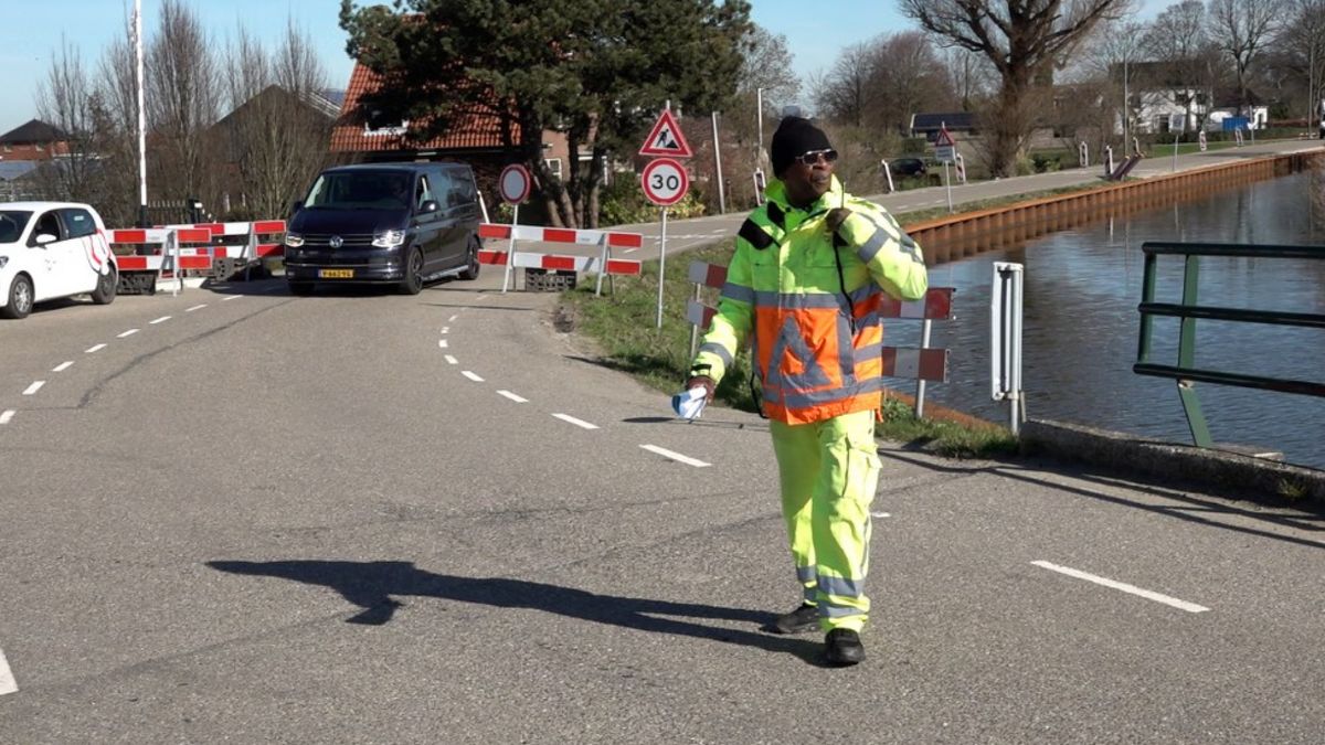 Verkeersregelaar Arnold houdt sfeer erin: 'Soms voel je je een klootzak'
