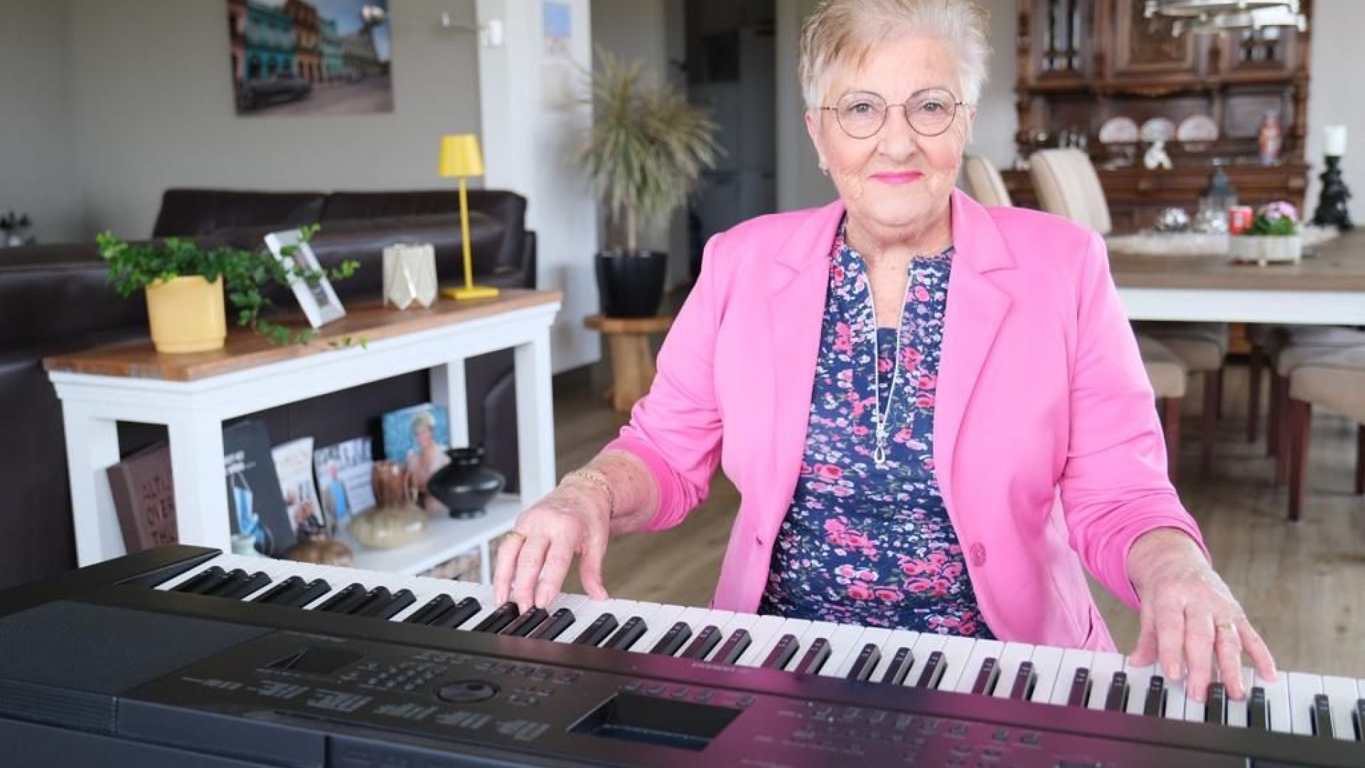 Joke Meijer, beter bekend als Orgel Joke.