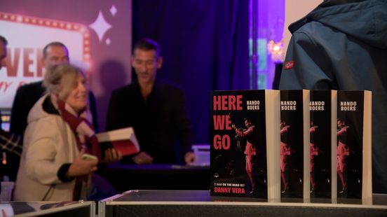 Boek 'Here we go' bekroning op Danny Vera z'n werk: 'Het voelde voor mij als een beetje ouwehoeren' Nieuws