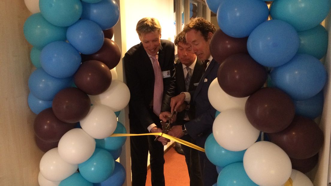 Opening van de kliniek (Rechten: Serge Vinkenvleugel / RTV Drenthe)