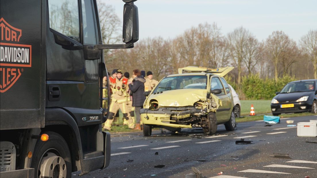 Meerdere voertuigen betrokken bij ongeluk in Haaksbergen: twee gewonden