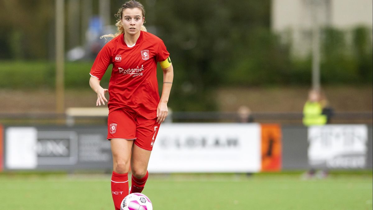 Maud Roetgering hangt voetbalschoenen aan de wilgen
