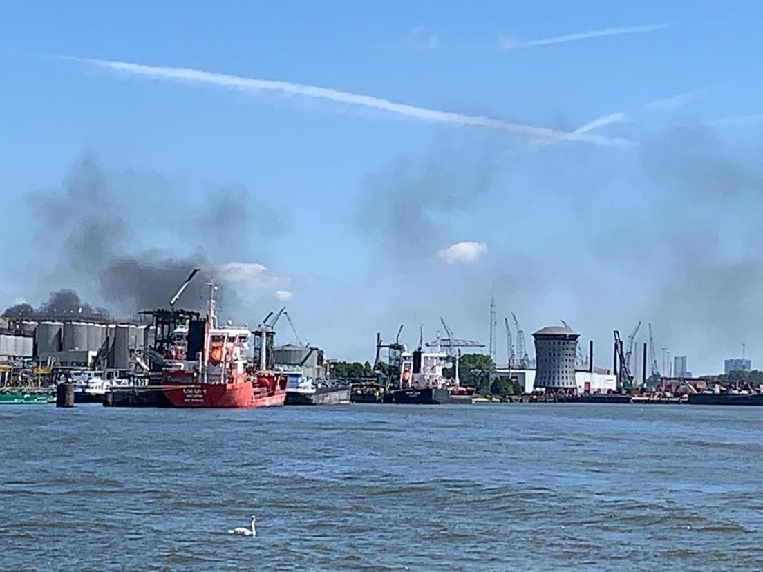 De rook was in de omgeving te zien.