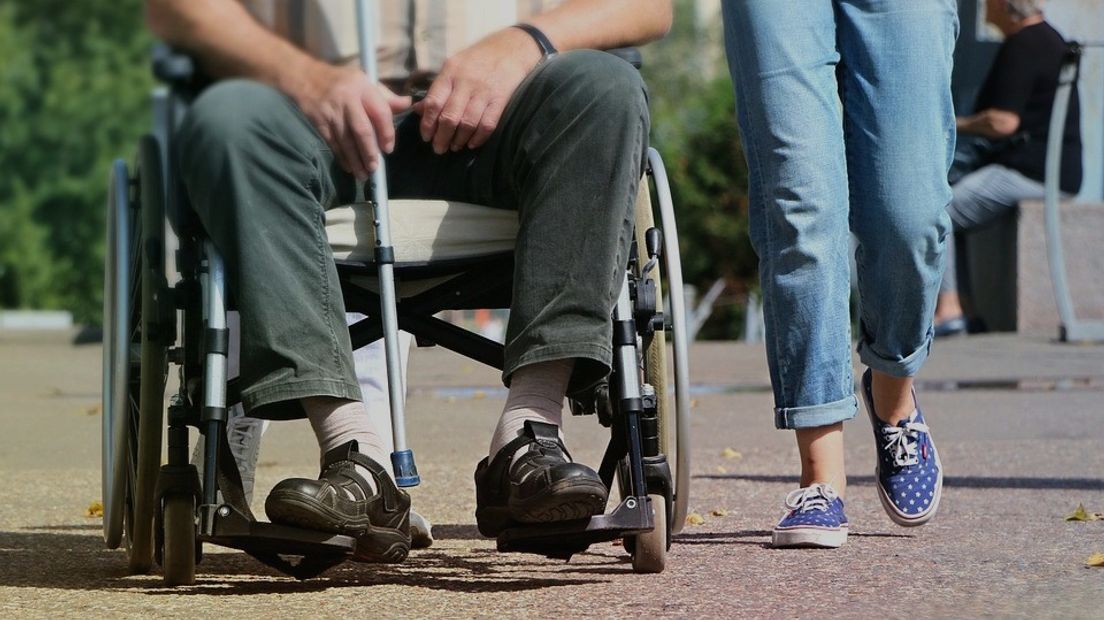 Alle schouders eronder om meer personeel in de zorg binnen te halen