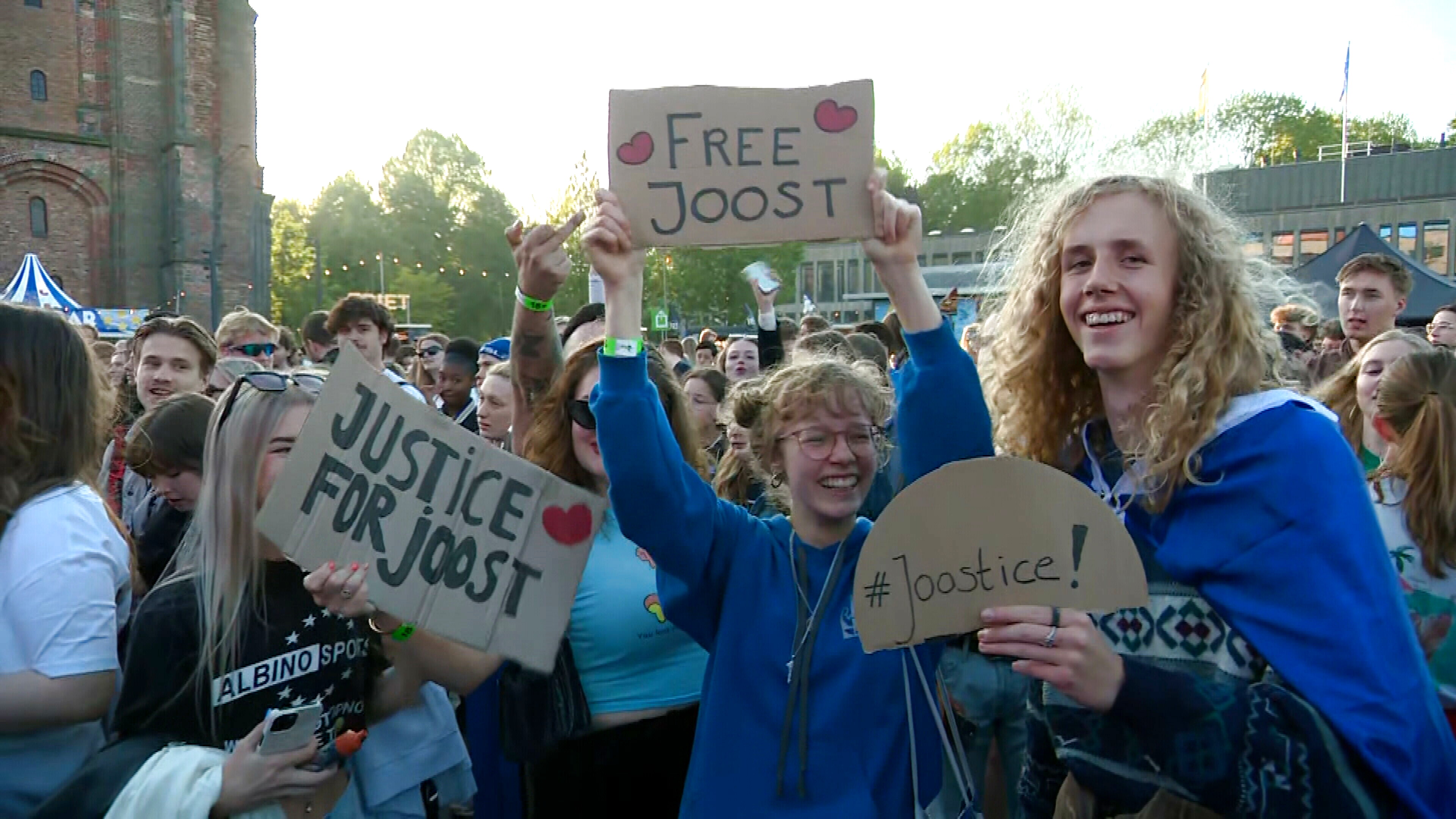 VIDEO: Duizenden mensen vieren Europaparty in Leeuwarden