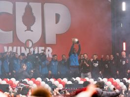Slot, Wieffer, Timber en Beelen genieten van huldiging Feyenoord: 'Maar ik kan niet over Geertruida heen'