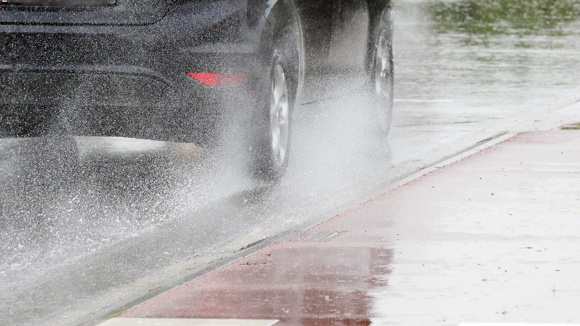 KNMI waarschuwt voor zware onweersbuien