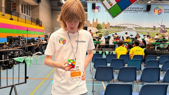 Op het EK Rubik's Cube draait het om snelheid en vooral niet om ego's