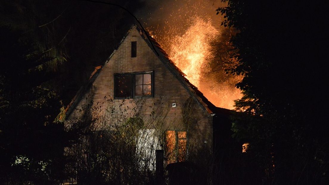 De uitslaande brand in Noordwolde (Colin Coule)