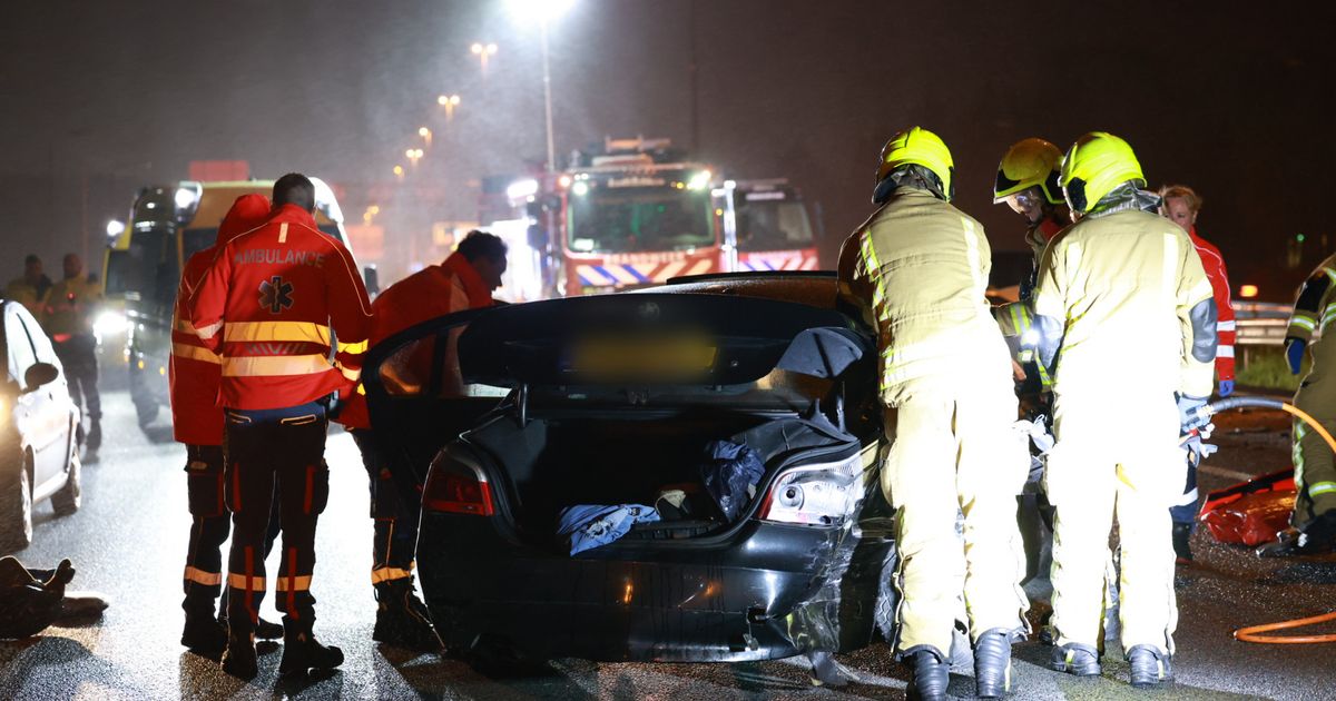 Automobilist negeert stopteken, vijf mensen gewond
