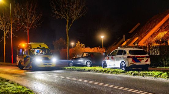 Auto tegen boom in Wijchen