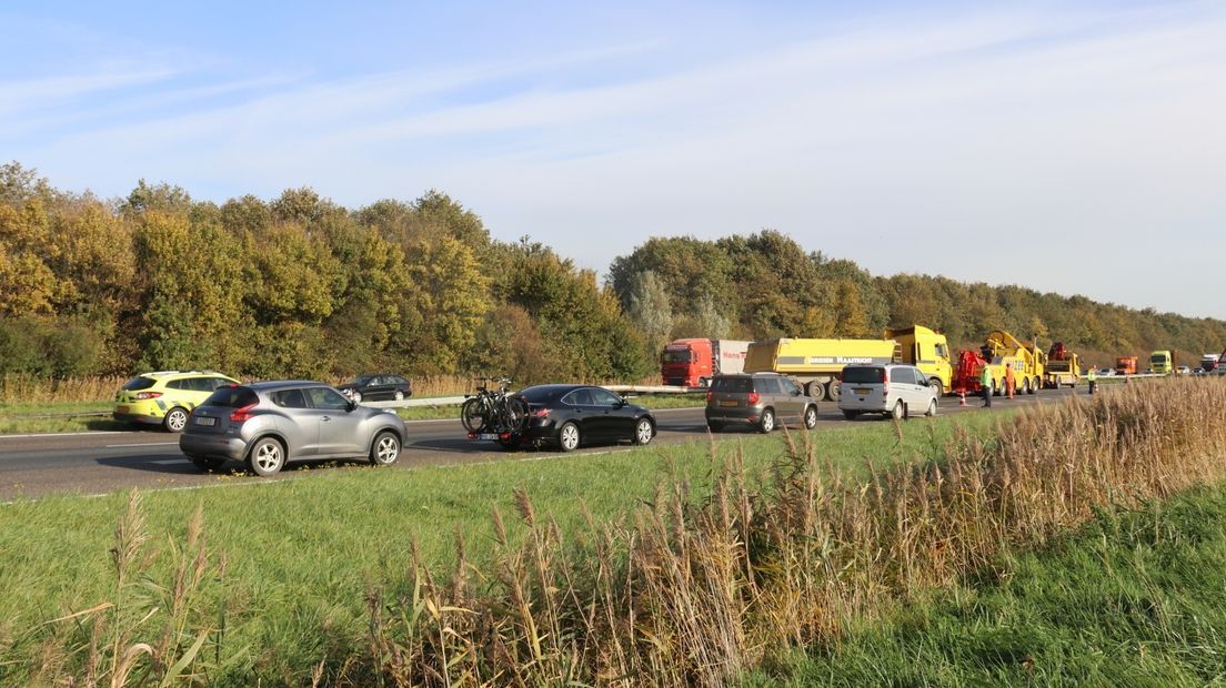 De bergingswerkzaamheden duren tot 15.00 uur vanmiddag.