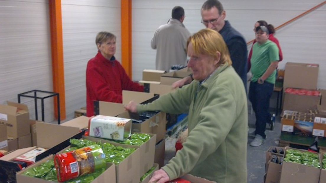 Kerstpakken worden klaargemaakt