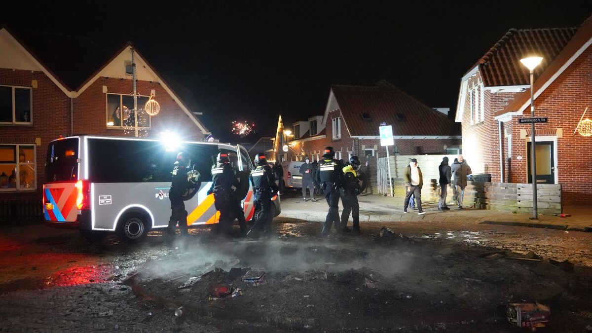 112-nieuws: Brandweer blust afvalbrand in Hoogezand • Politie onderzoekt overval bij autobedrijf Bee