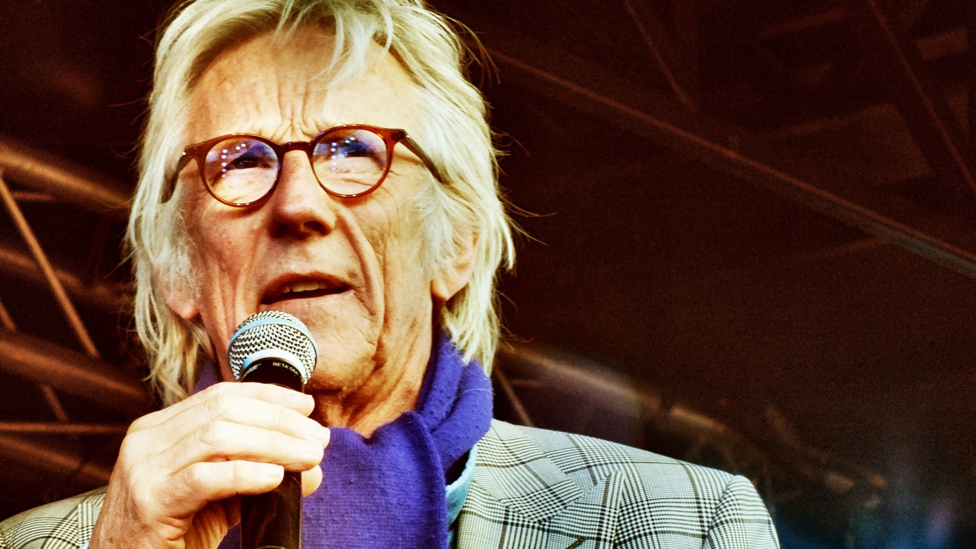 Freek de Jonge gaat met zijn vrouw in Groninger Museum 'wonen' - RTV Noord