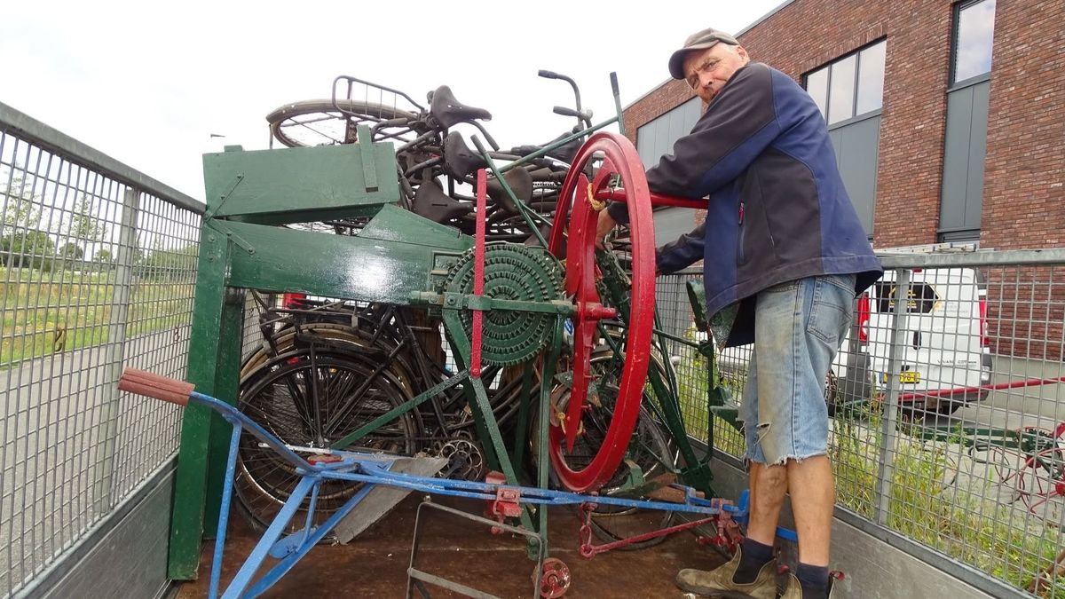 Duizenden historische landbouwwerktuigen krijgen een nieuw thuis: 'Iedere doos is een verrassing'