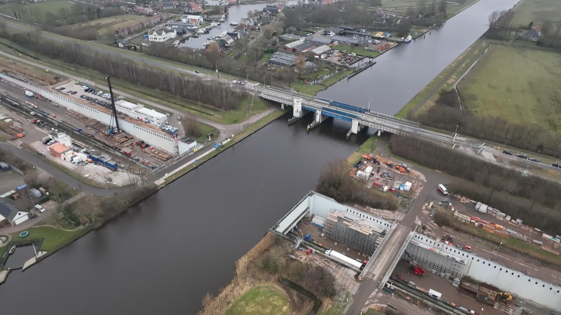 De brug en de tunnel in een beeld