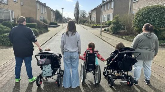 Drie pleegkinderen met een beperking: 'Een bus is geen luxe, maar pure noodzaak' Home