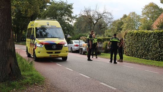 Fietser gewond na ongeval in Lunteren. Fietser gewond na ongeval in Lunteren.