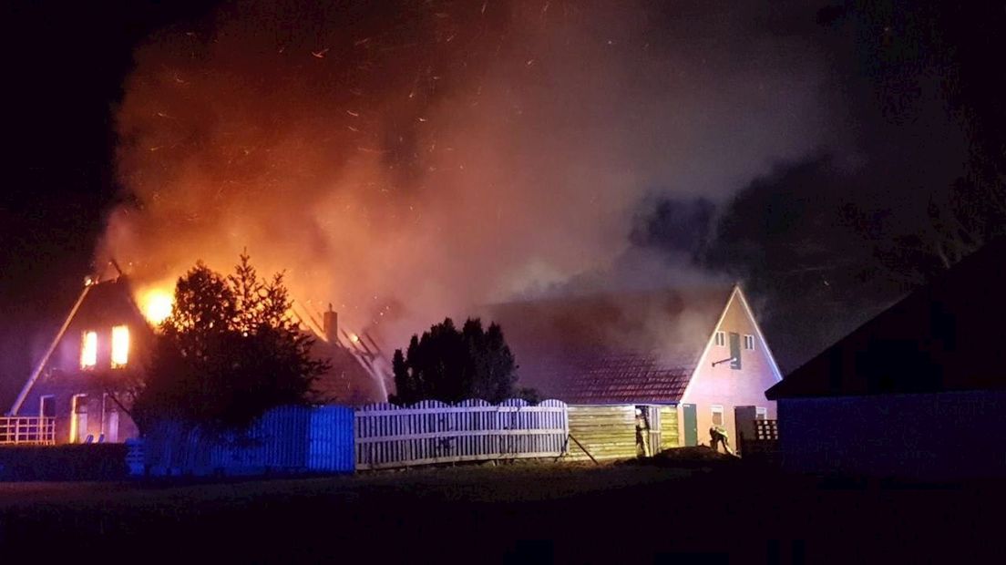 Grote brand in woonboerderij in Geesteren
