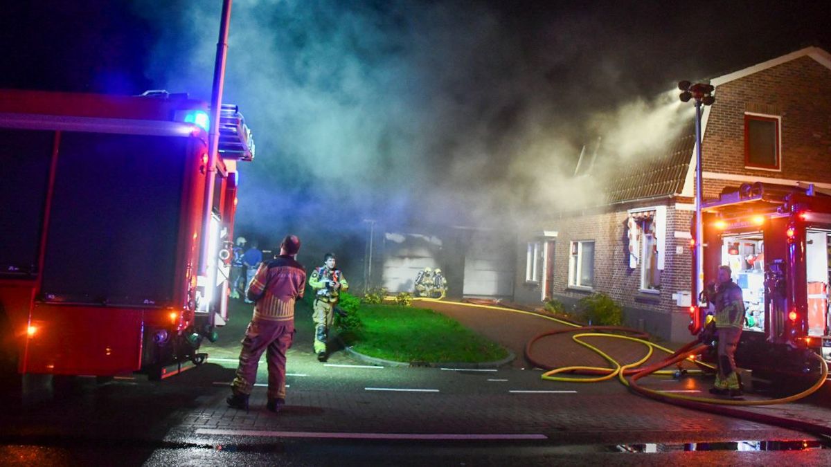 Uitslaande brand in garage naast woning in Daarlerveen