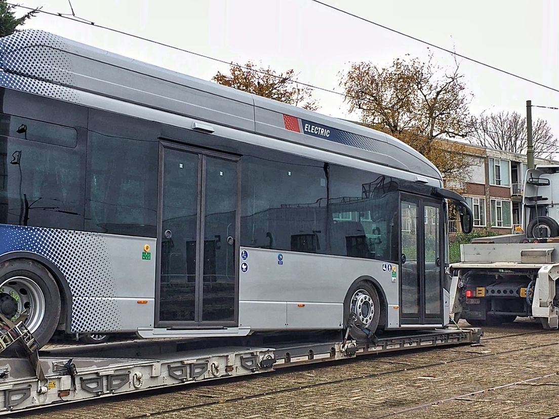Deze week kwam de volgende lading bussen aan op de Kleiweg in Rotterdam