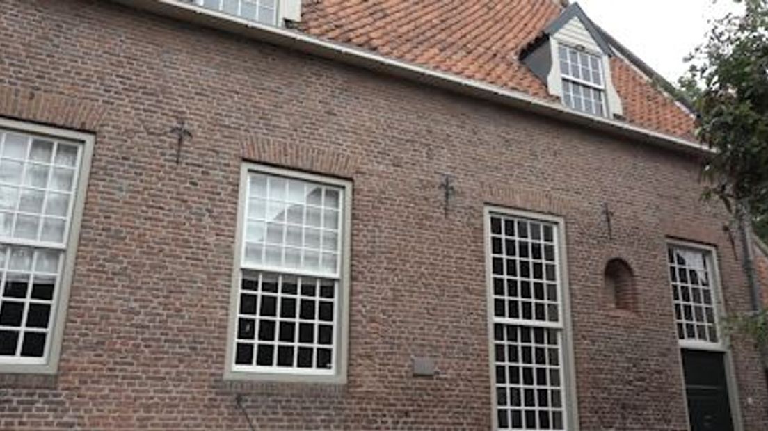 De verbouwing van het Marius van Dokkum Museum in Harderwijk staat op punt van beginnen. De kunstenaar uit Ugchelen krijgt rond de jaarwisseling zijn eigen museum. Hij is vooral bekend van zijn humoristisch werk. Het gebeurt niet vaak dat een nog levende kunstenaar een eigen museum krijgt.