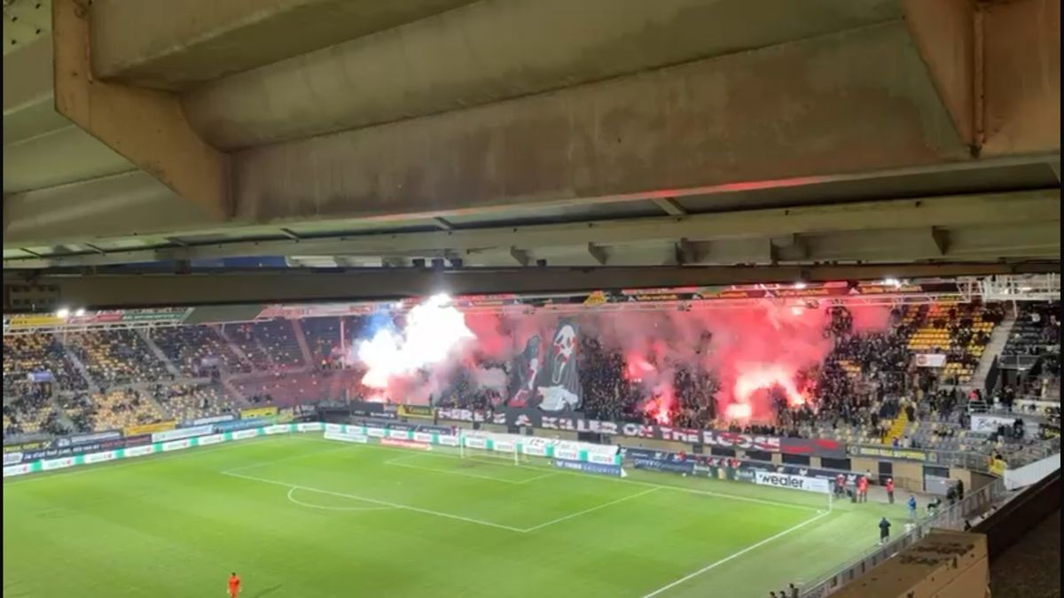 Roda JC legt 42 tijdelijke stadionverboden op na vuurwerkincident