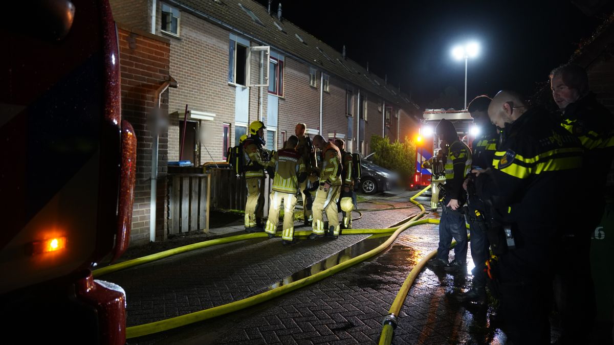 Buurtbewoners ontdekken brand in woning Deventer