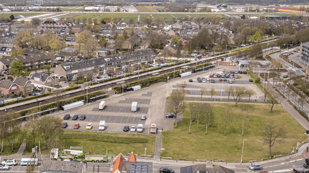 Nieuwe huizen en tientallen extra parkeerplekken bij treinstation