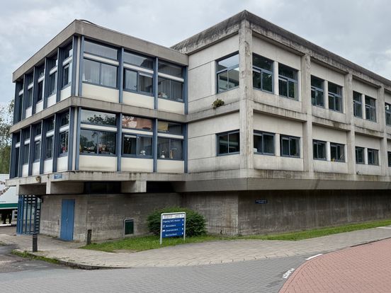 Asielzoekerscentrum Assen wacht met verbouwing om leefomstandigheden te verbeteren