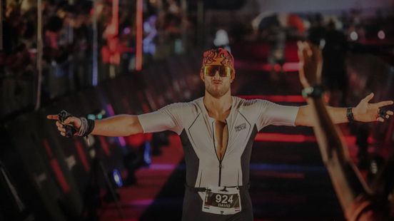 322 kilometer afzien in de hitte: David doet ultratriatlon tijdens code rood