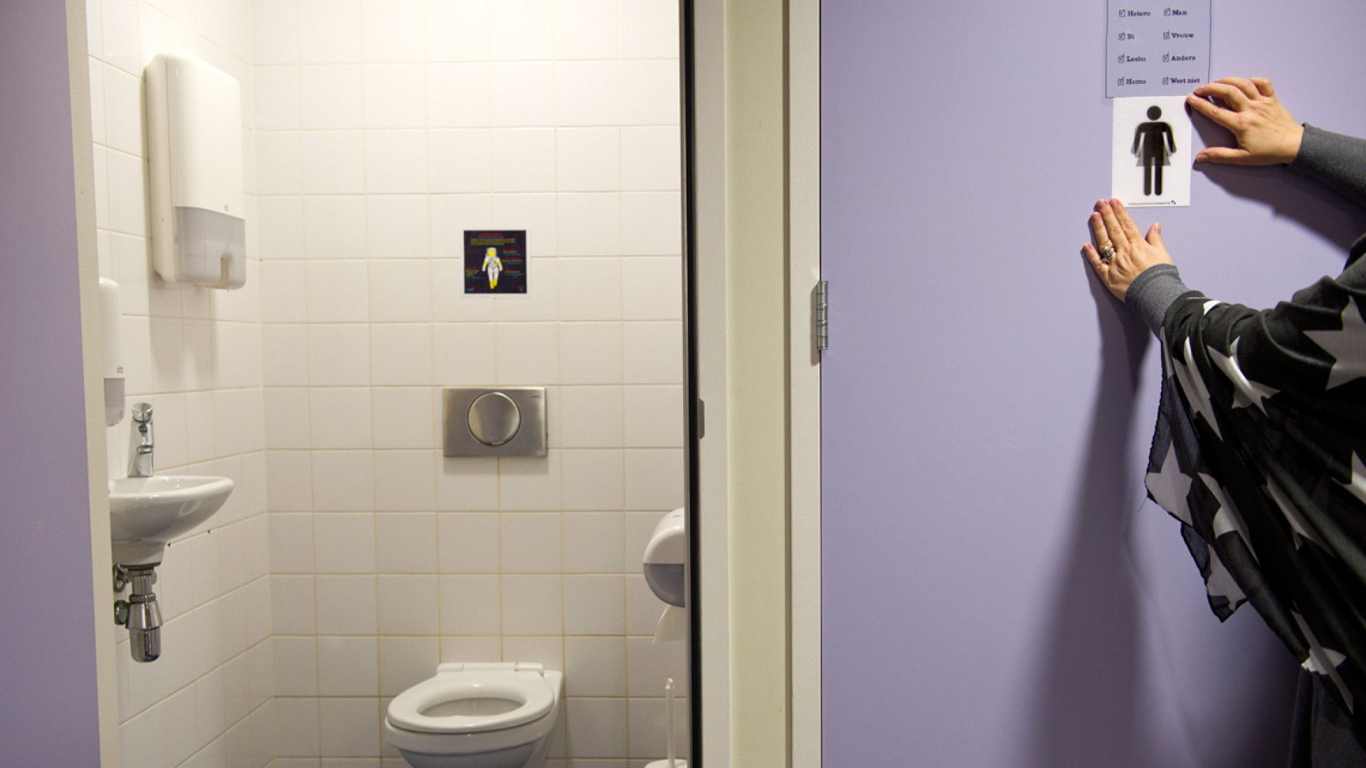 Haagse Stadhuis Krijgt Genderneutrale Toiletten: 'De Nood Is Hoog ...