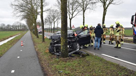 Gewonde bij auto-ongeluk • vermoedelijke steekpartij