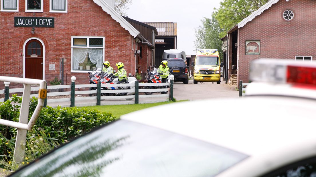 Meisje in Reeuwijk ernstig gewond na trap van paard.