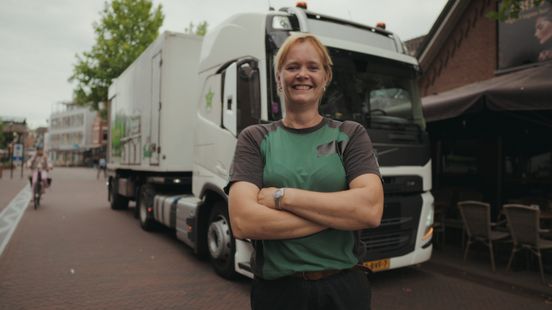 Met 10.000 liter in de tank is Ellen de trotse chauffeur van de bierkoets Home