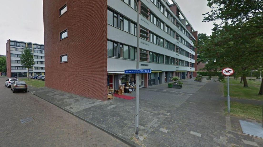 De mishandeling vond plaats in een flat aan de Bouwmeesterstraat in Hoogeveen (Rechten: Google Streetview)