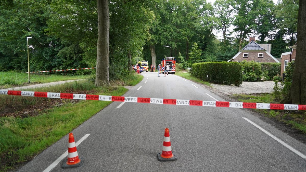 112-nieuws: Ernstig gewonde bij aanrijding in Blijham • Auto belandt in sloot bij Holwierde