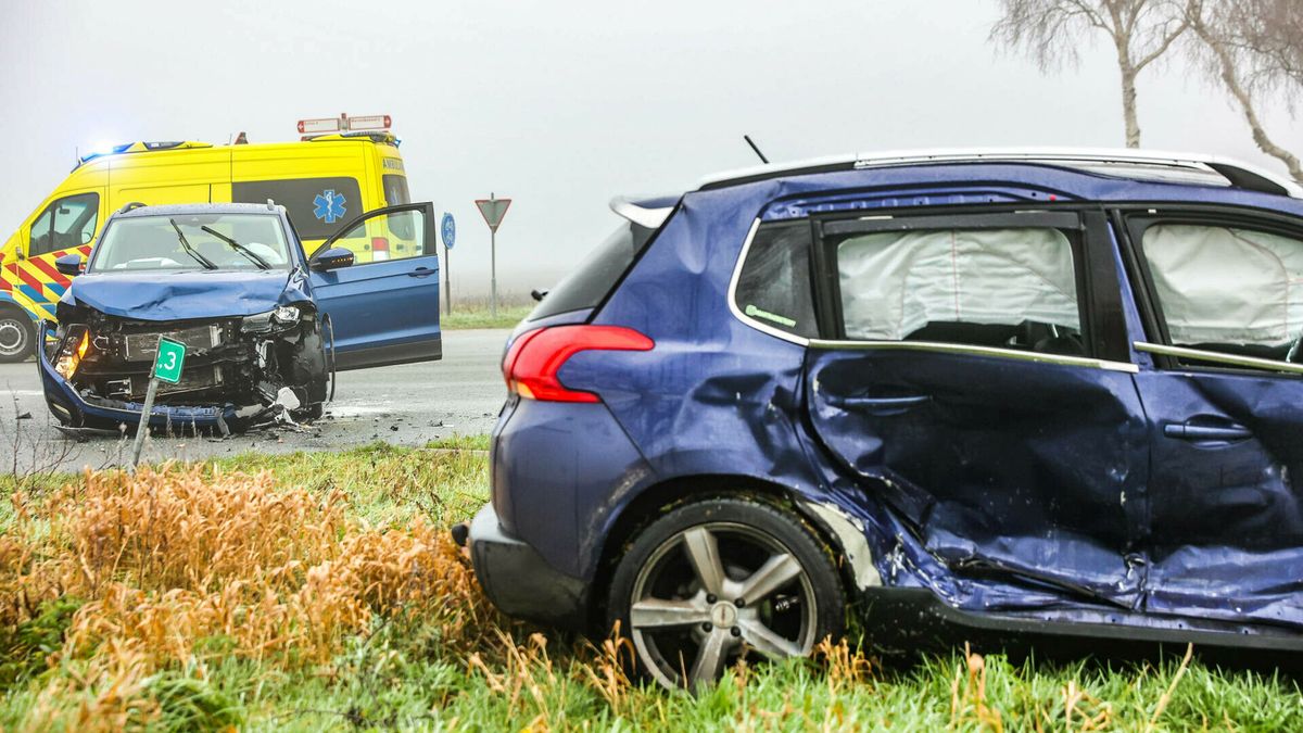 Flink wat schade bij auto-ongeluk in Valthermond