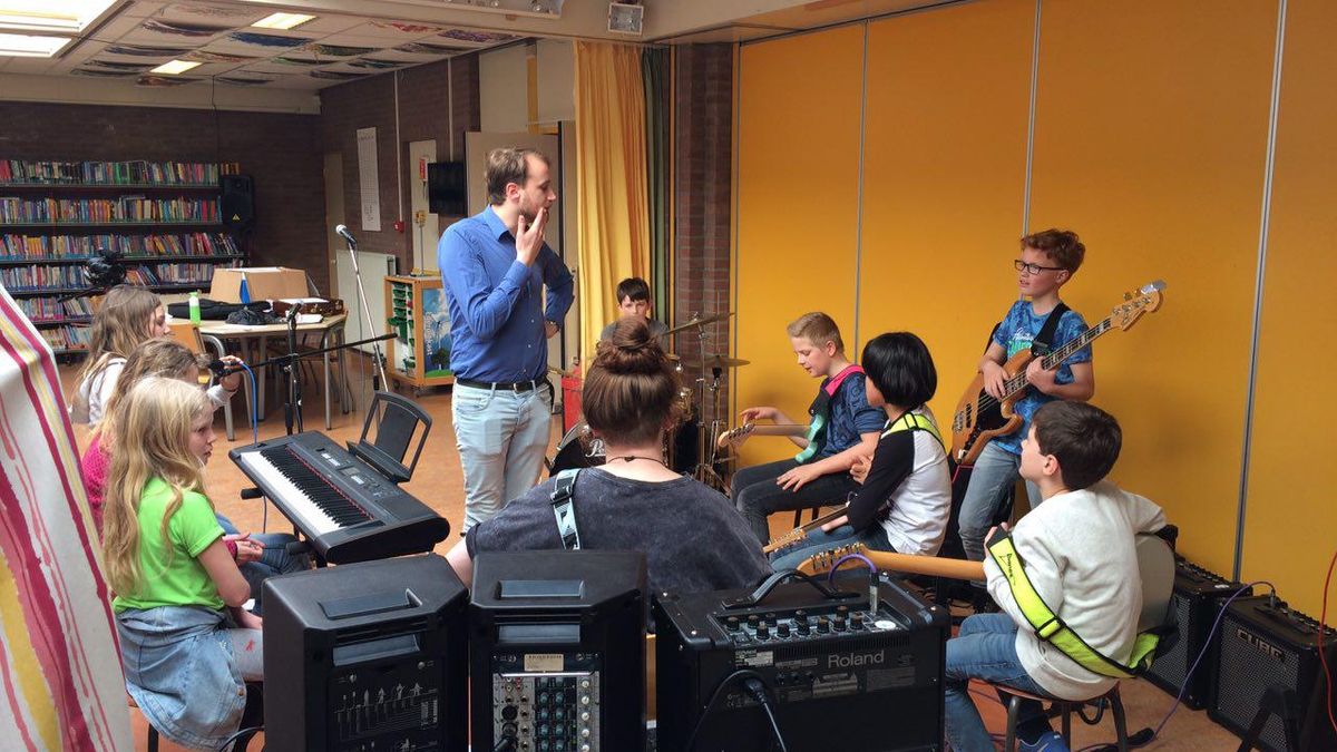 Rijdende muziekschool verovert Drenthe: 'Als olievlek over de provincie'