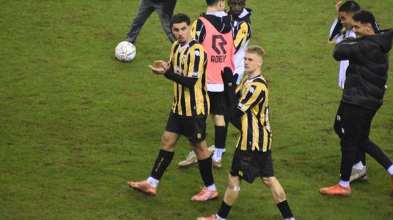 LIVE | Vitesse wil koploper ADO nog een keer pootje lichten