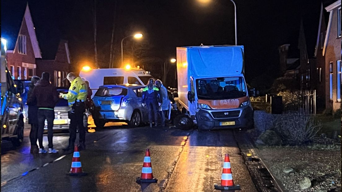 De drie voertuigen raakten beschadigd in Slochteren