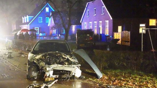 112 Nieuws: Flinke schade bij botsing in Staphorst | gewonde bij aanrijding in Enschede. 112 Nieuws: Flinke schade bij botsing in Staphorst | gewonde bij aanrijding in Enschede.