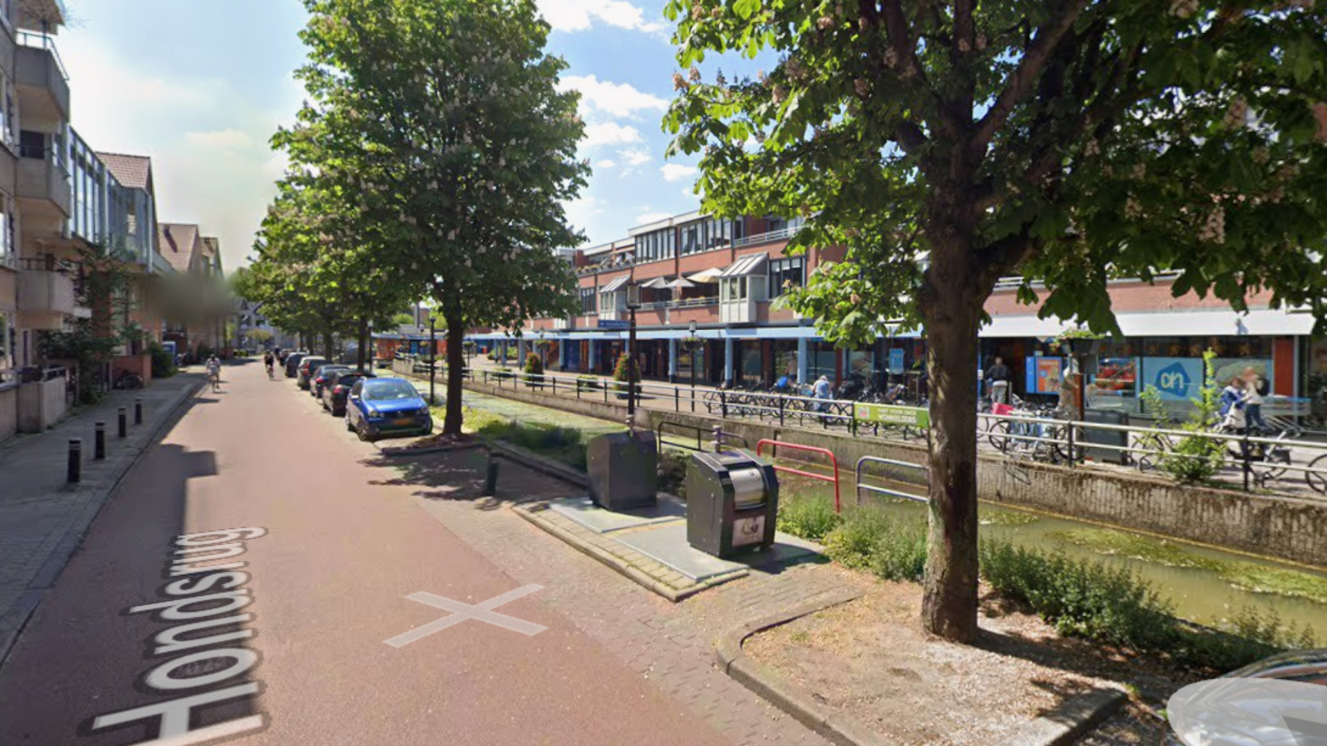 Politie zoekt man die van fiets getrokken en bedreigd werd