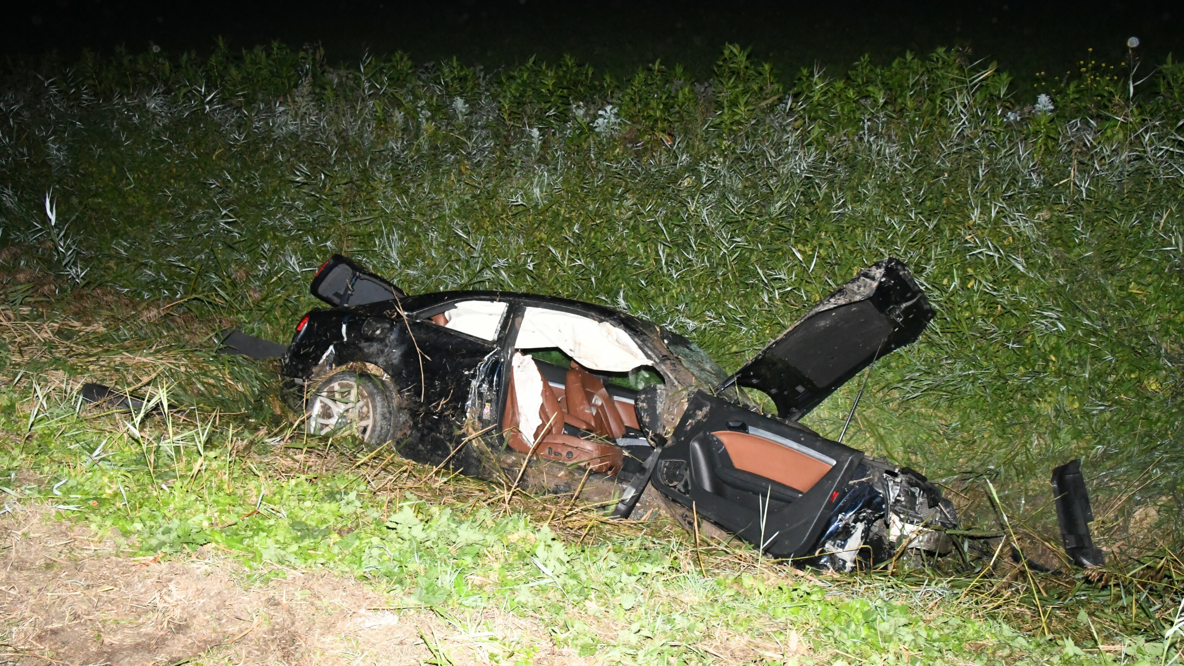 Automobilist Rijdt In Sloot En Raakt Gewond - Omroep Zeeland