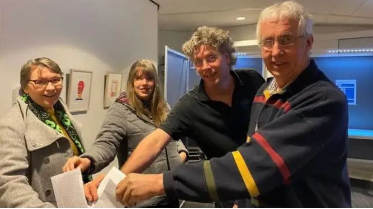 Afscheidsspeech Bennie Morsink ingekort door ingrijpen burgemeester Van Oostrum