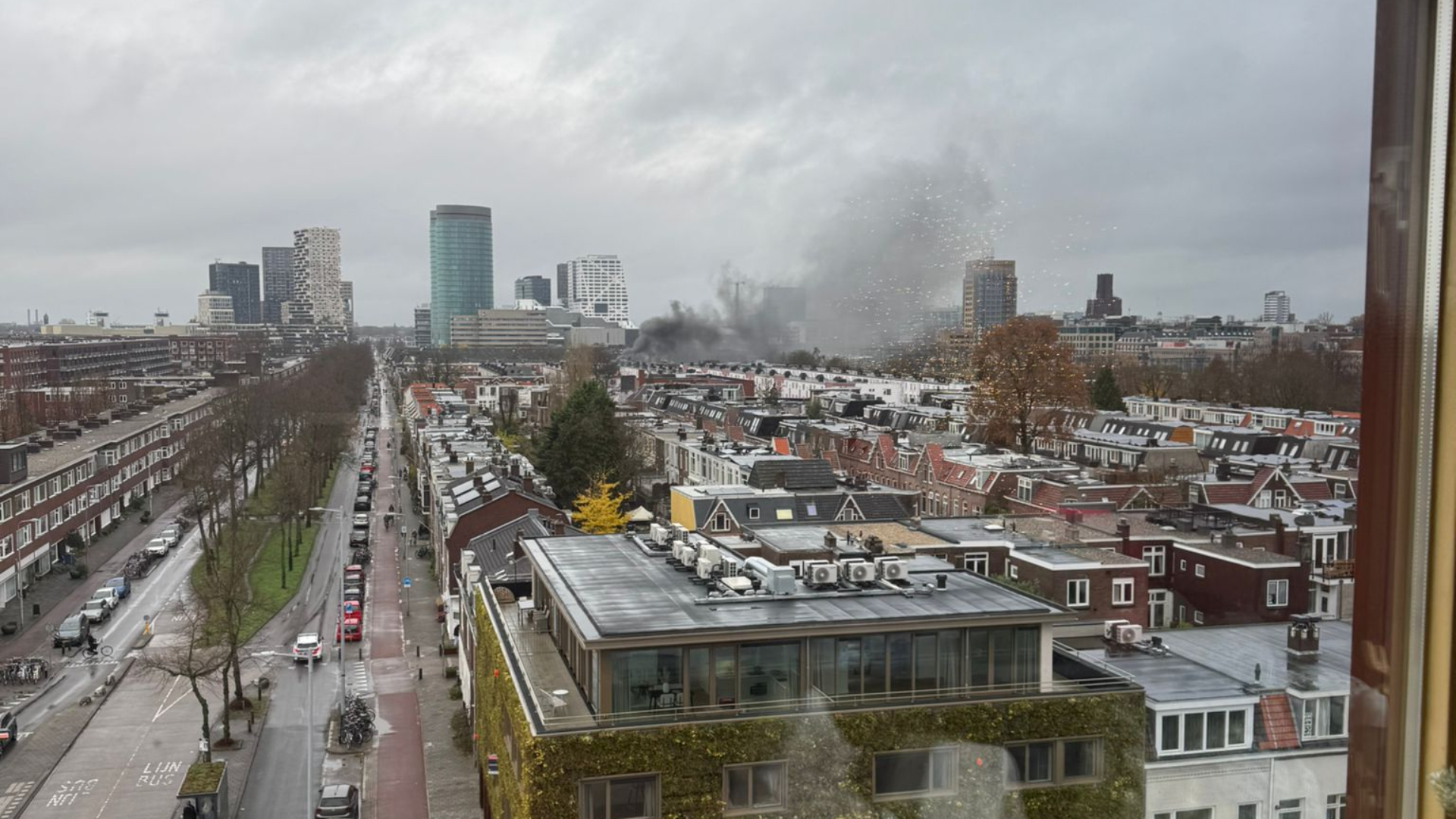 De rookwolk was van ver te zien