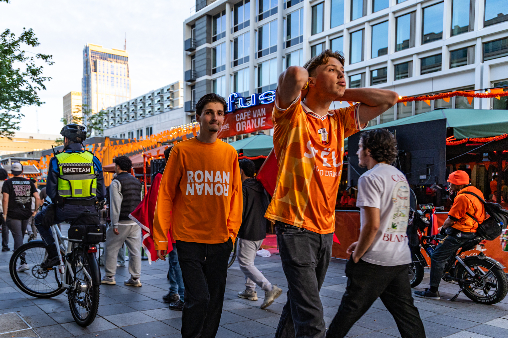 De teleurstelling is groot bij deze Nederlandse supporters.