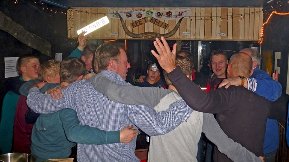 Feest in keet Beun (Rechten: archief RTV Drenthe)