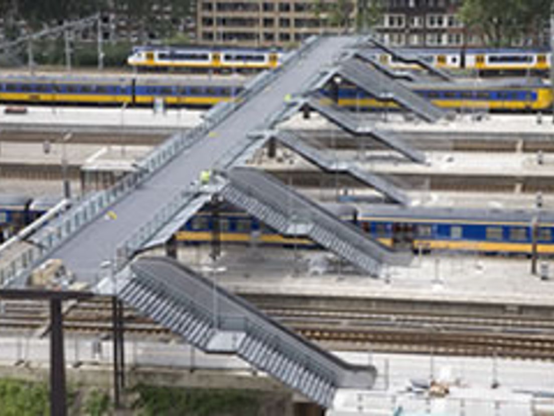 Loopbrug Rotterdam CS open - Rijnmond